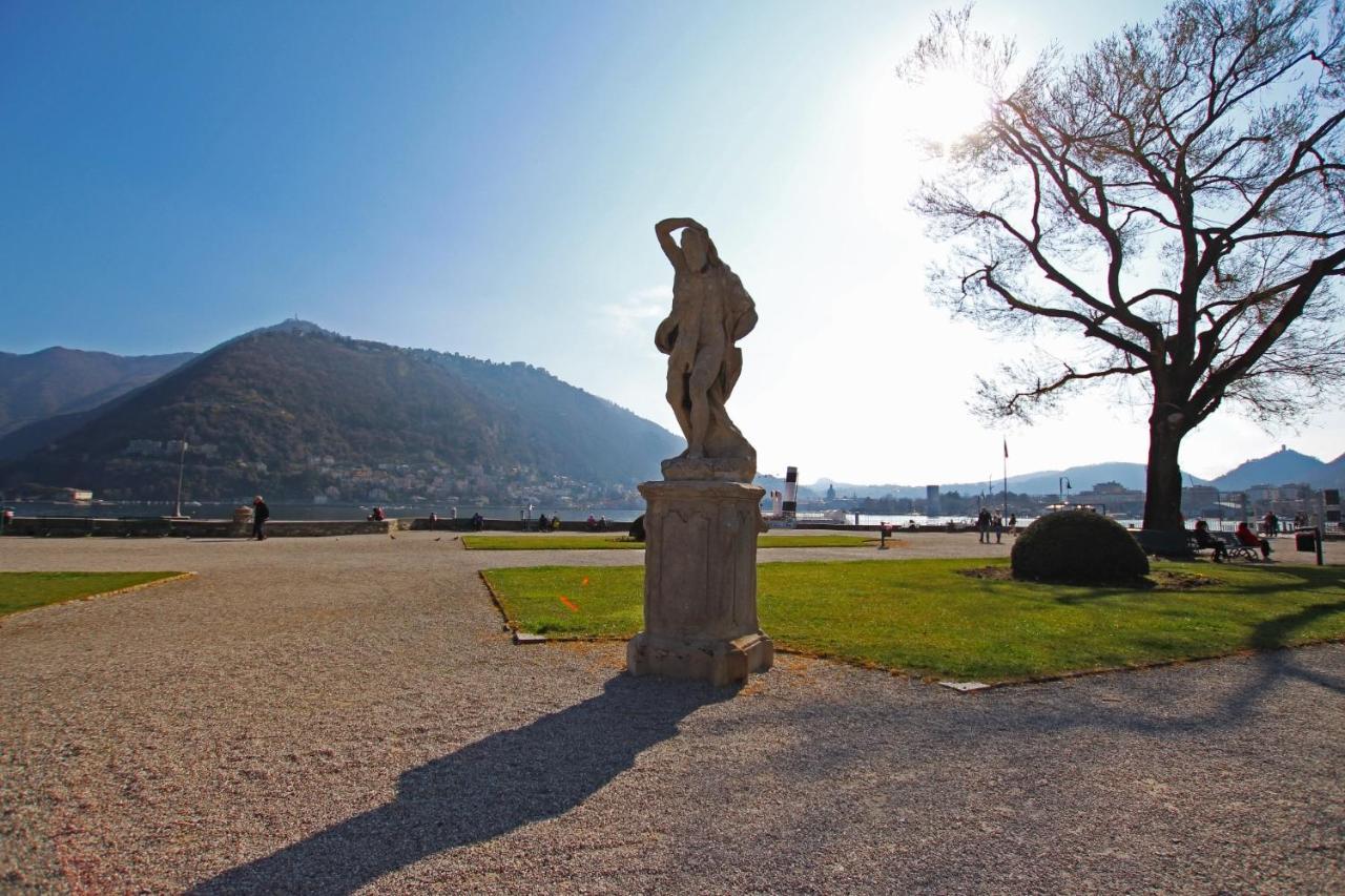 Ancient Courtyard Bonanomi In Como Historic Centre Luaran gambar